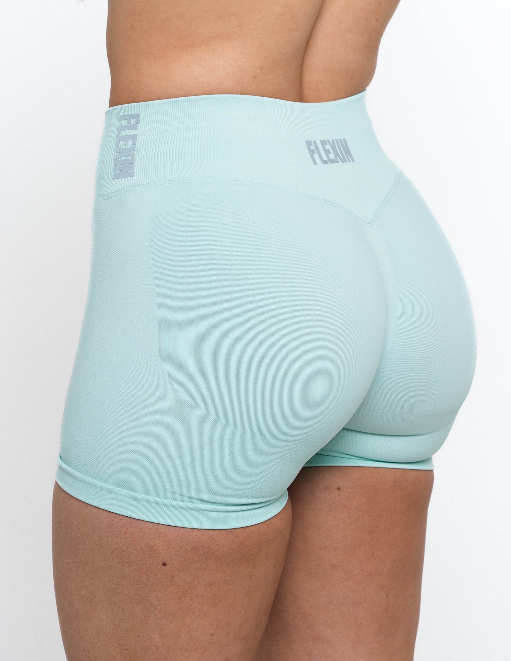 MINI SCRUNCH SHORT - PALM GREEN