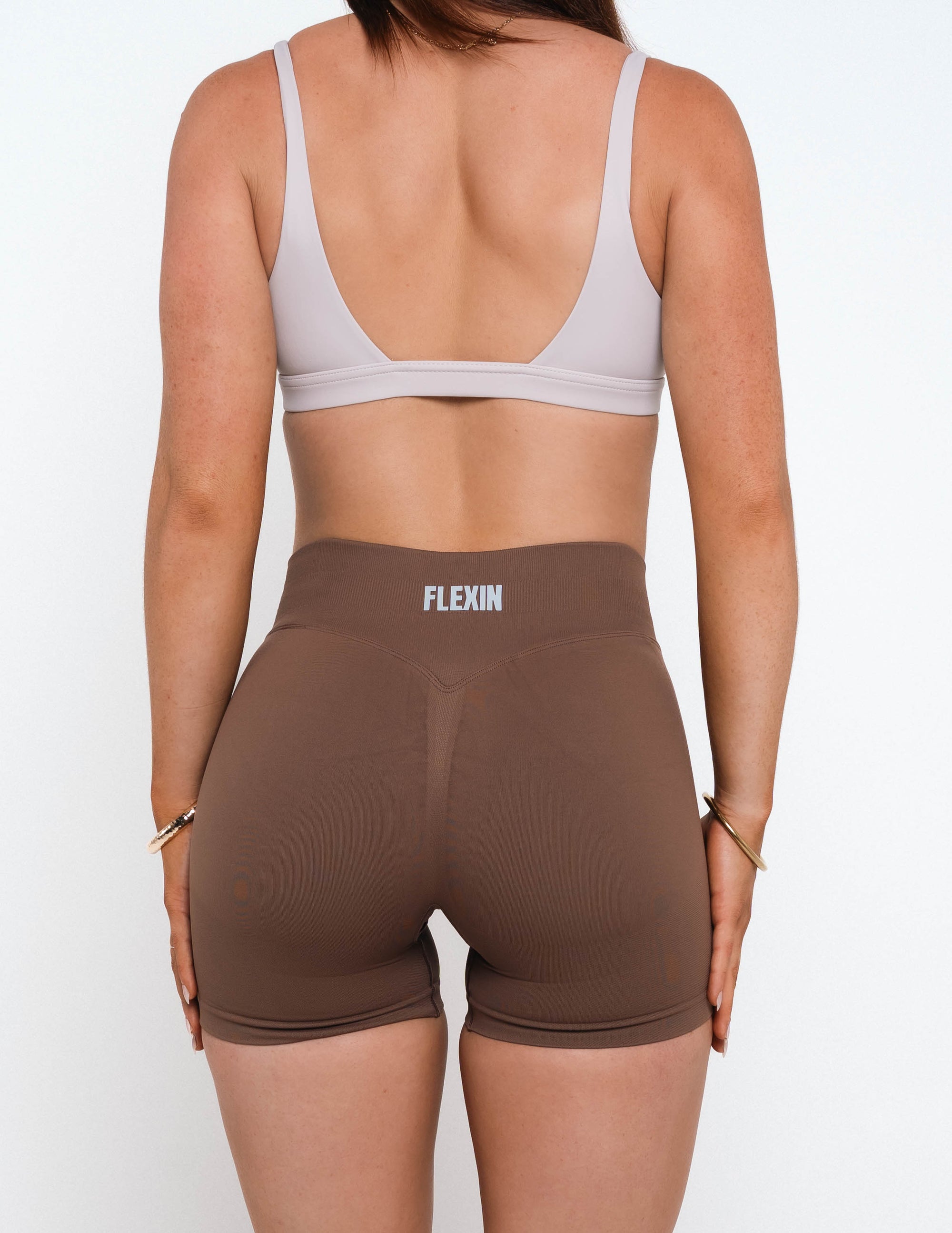 MINI SCRUNCH SHORT - CHOCOLATE