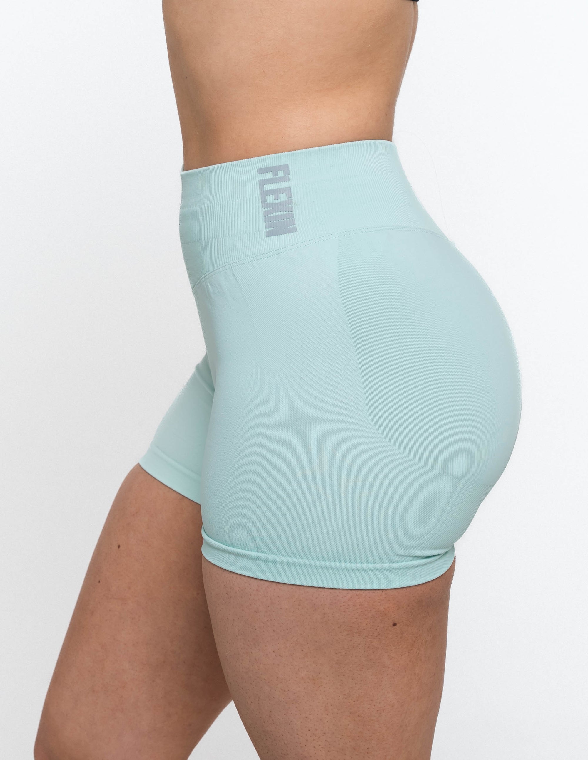MINI SCRUNCH SHORT - PALM GREEN